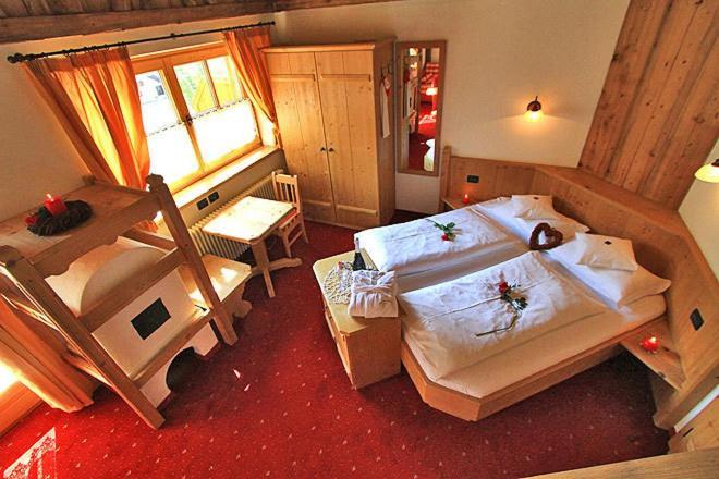 Hotel Garni San Nicolo Pozza di Fassa Luaran gambar