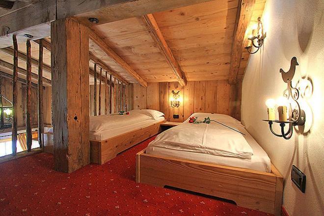Hotel Garni San Nicolo Pozza di Fassa Luaran gambar